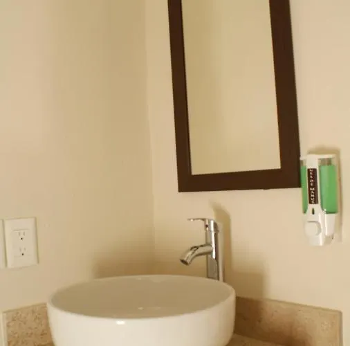 Muchin Hotel 3*